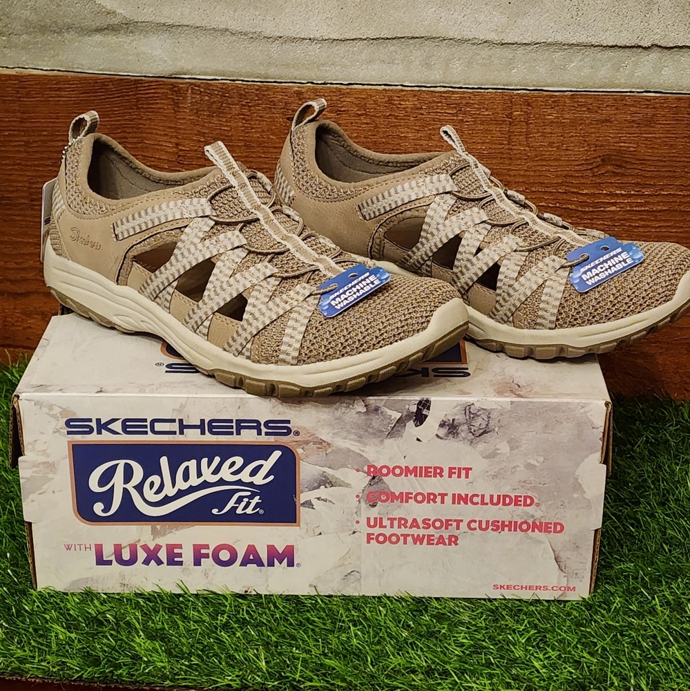 SKECHERS RELAXED FIT Reggae fest 2.0 getaway womens slip on shoe sz 8.5 new